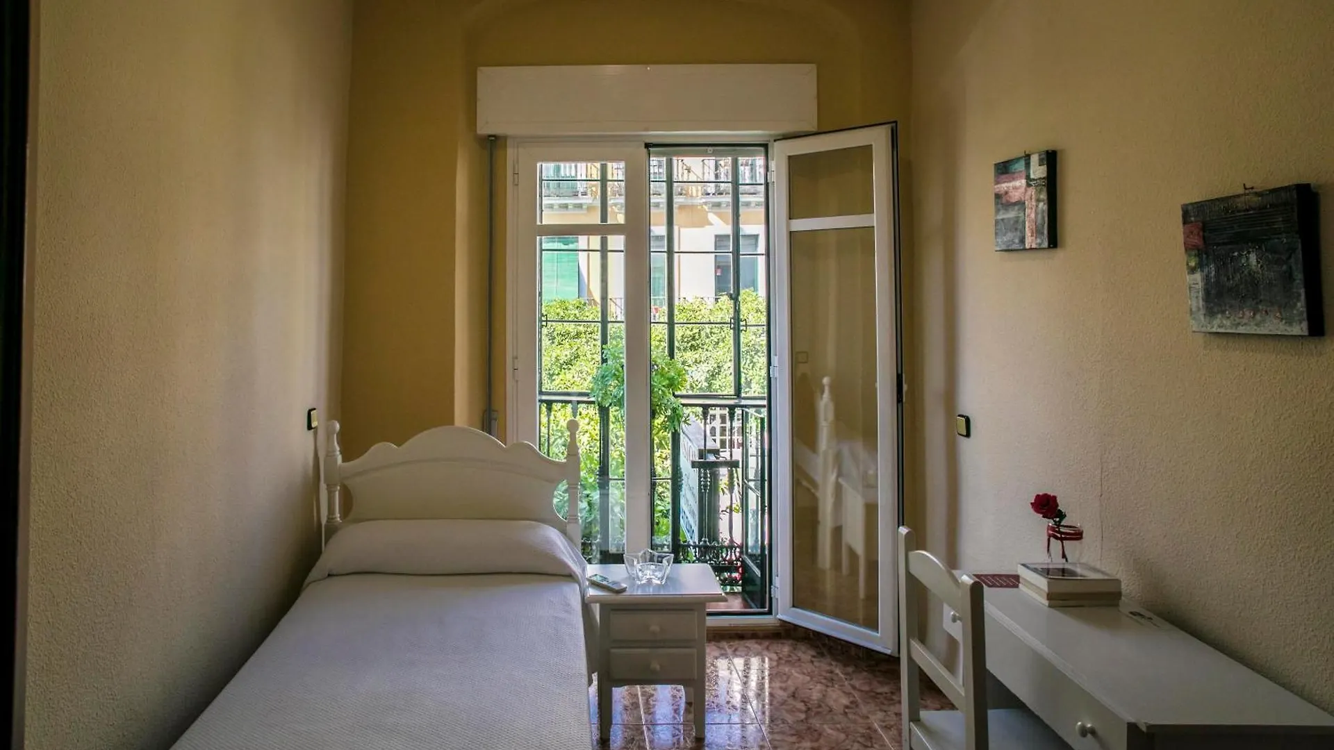 Pension Dulces Suenos Seville Guest house